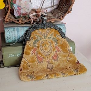 Vibtage 60s Victorian Style Velvet Tapestry Clutch